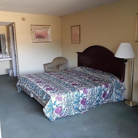 Regency Inn Fayetteville/Fort Bragg Bagian luar foto